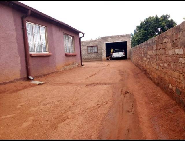 2 BEDROOM HOUSE FOR SALE IN SOSHANGUVE SOUTH